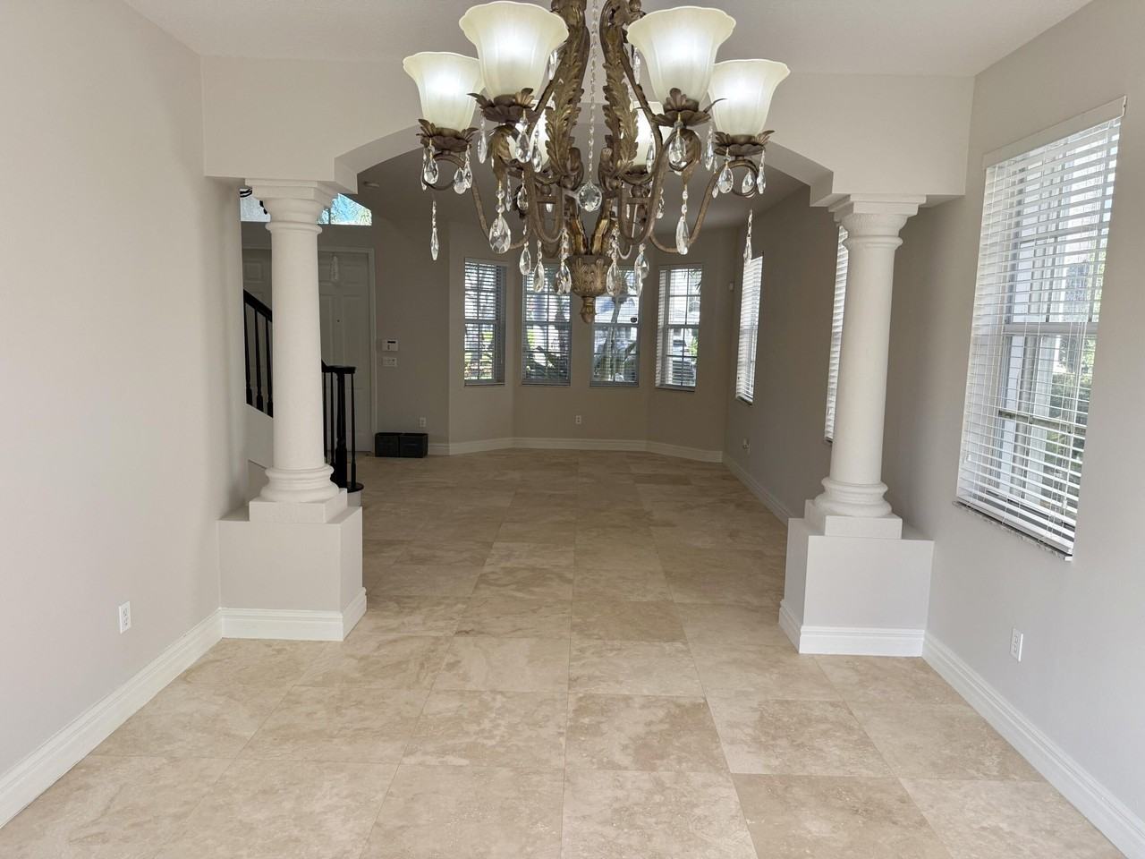 6509 Stonehurst Cir - Photo 7 of 47