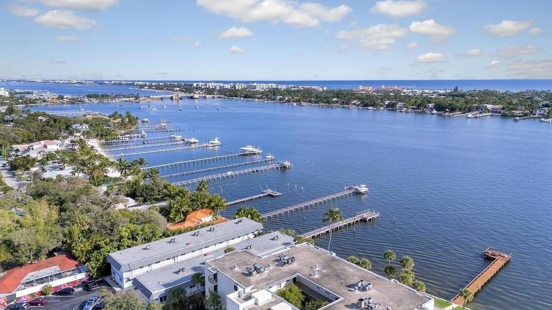 1202 S Lake Dr #501 - Photo 4 of 50