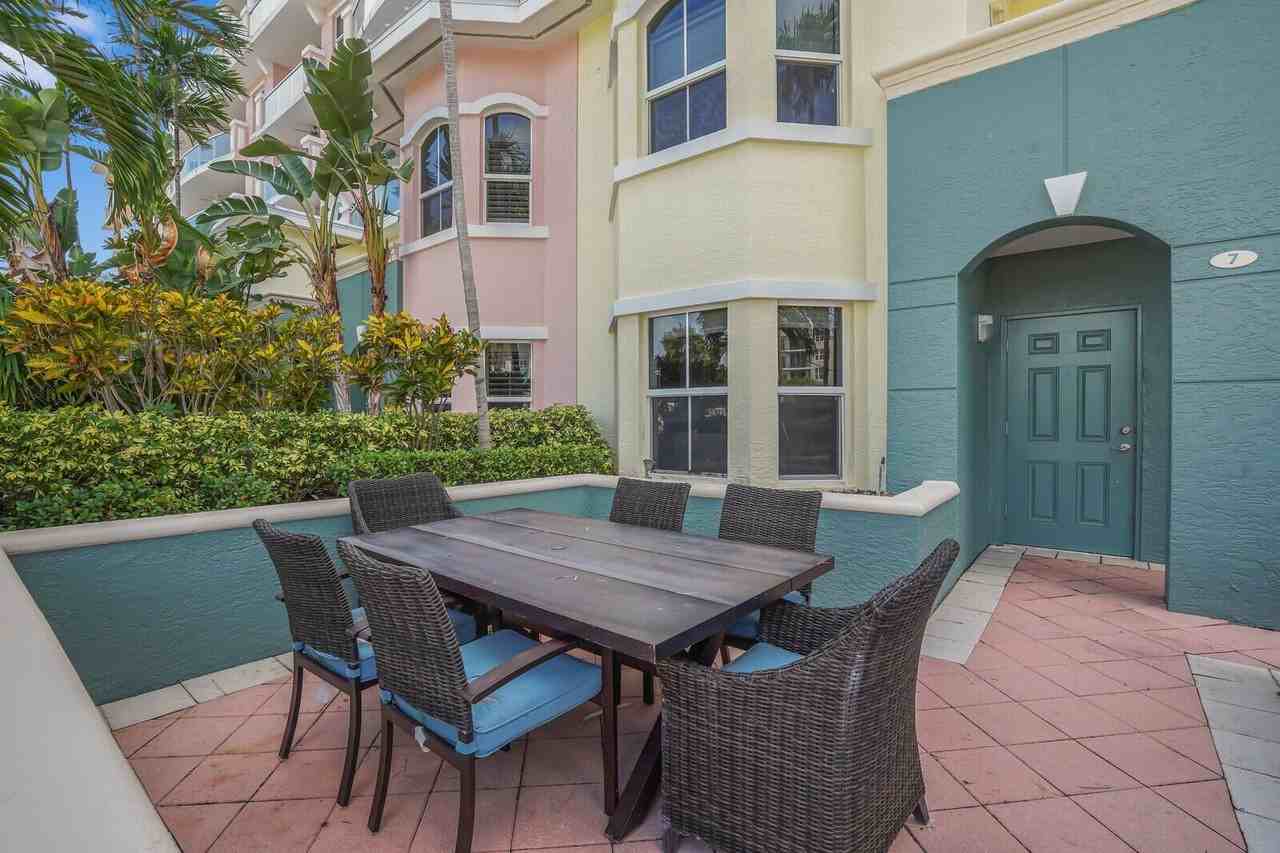 2051 Se 3rd St #TH7 - Photo 4 of 48