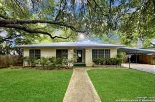 featured image of 1305 San Jacinto St