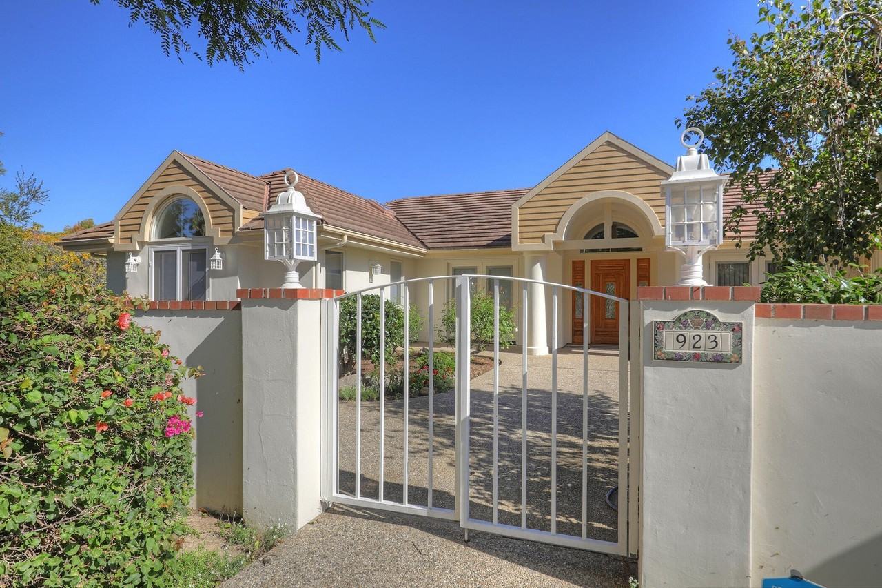 923 Via Los Padres - Photo 2 of 31