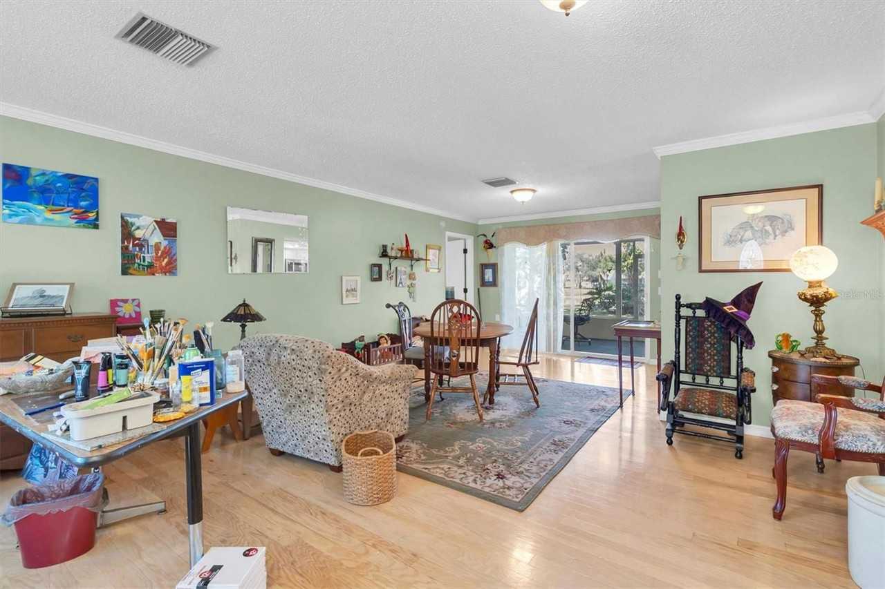 9911 Kingsport Ave - Photo 3 of 8