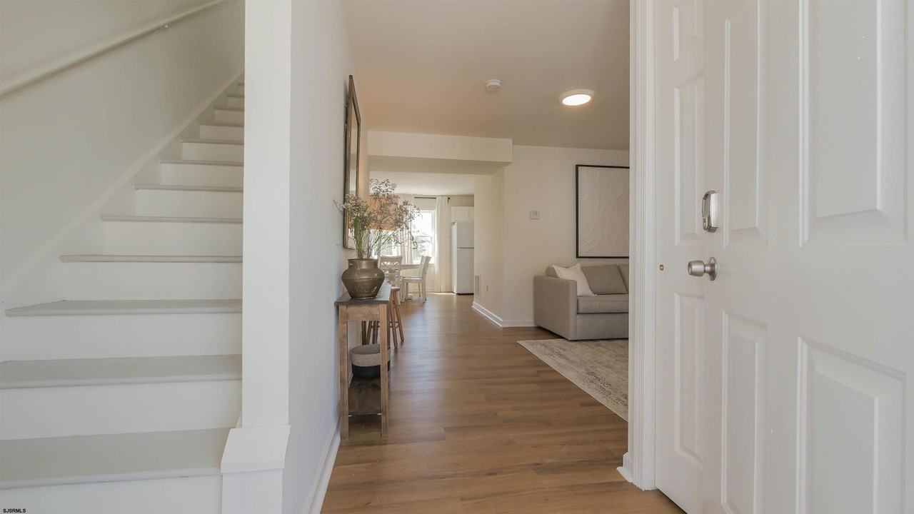 128 N Rhode Island Ave - Photo 6 of 50