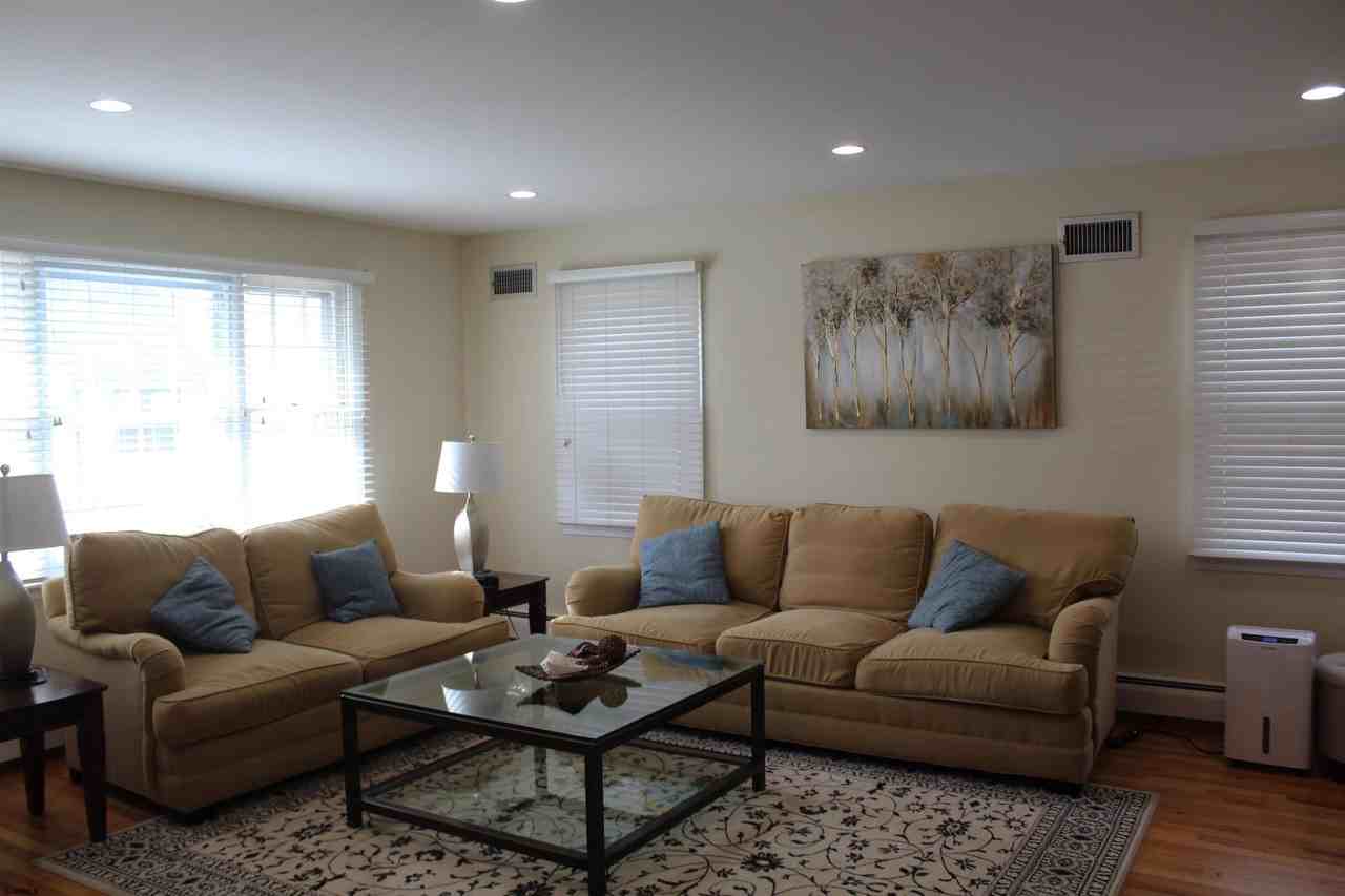 7117 Monmouth Ave - Photo 2 of 14