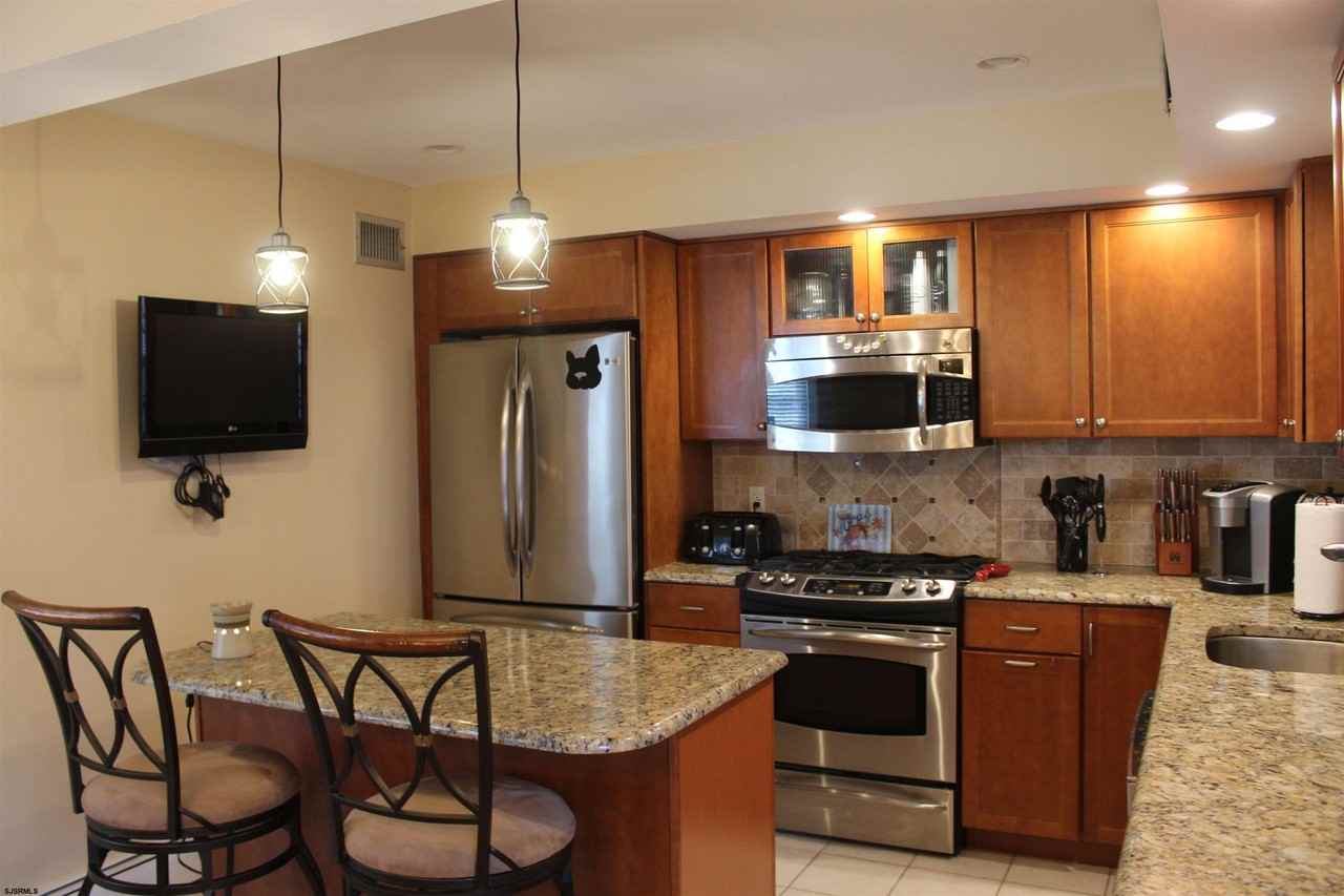 7117 Monmouth Ave - Photo 5 of 14