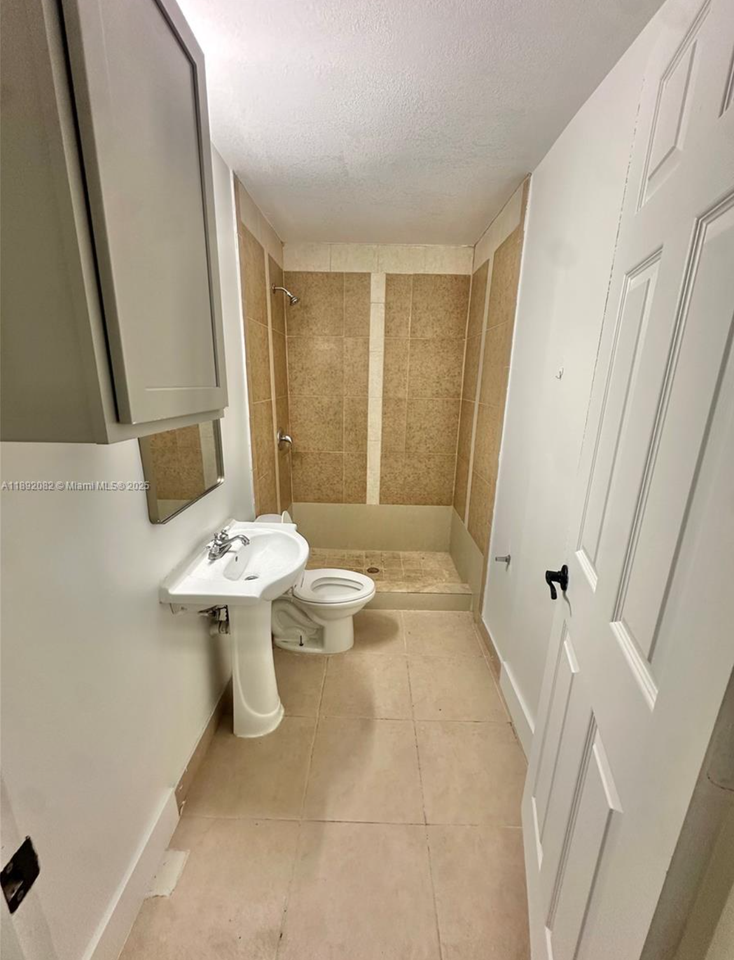 4111 Sw 33rd St - Photo 2 of 8