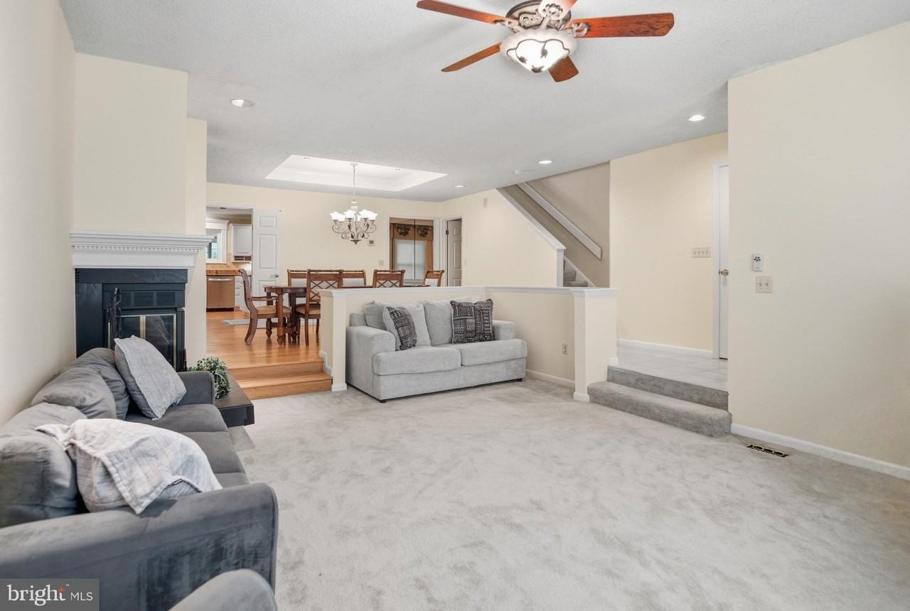 428 Cranes Roost Ct - Photo 4 of 39