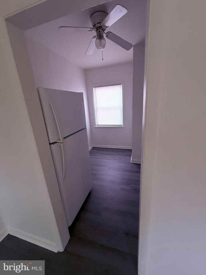 520 Baltic Ave Apt B #B - Photo 4 of 11
