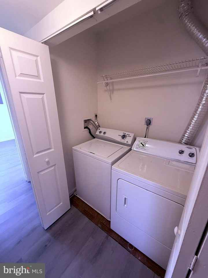 520 Baltic Ave Apt B #B - Photo 6 of 11