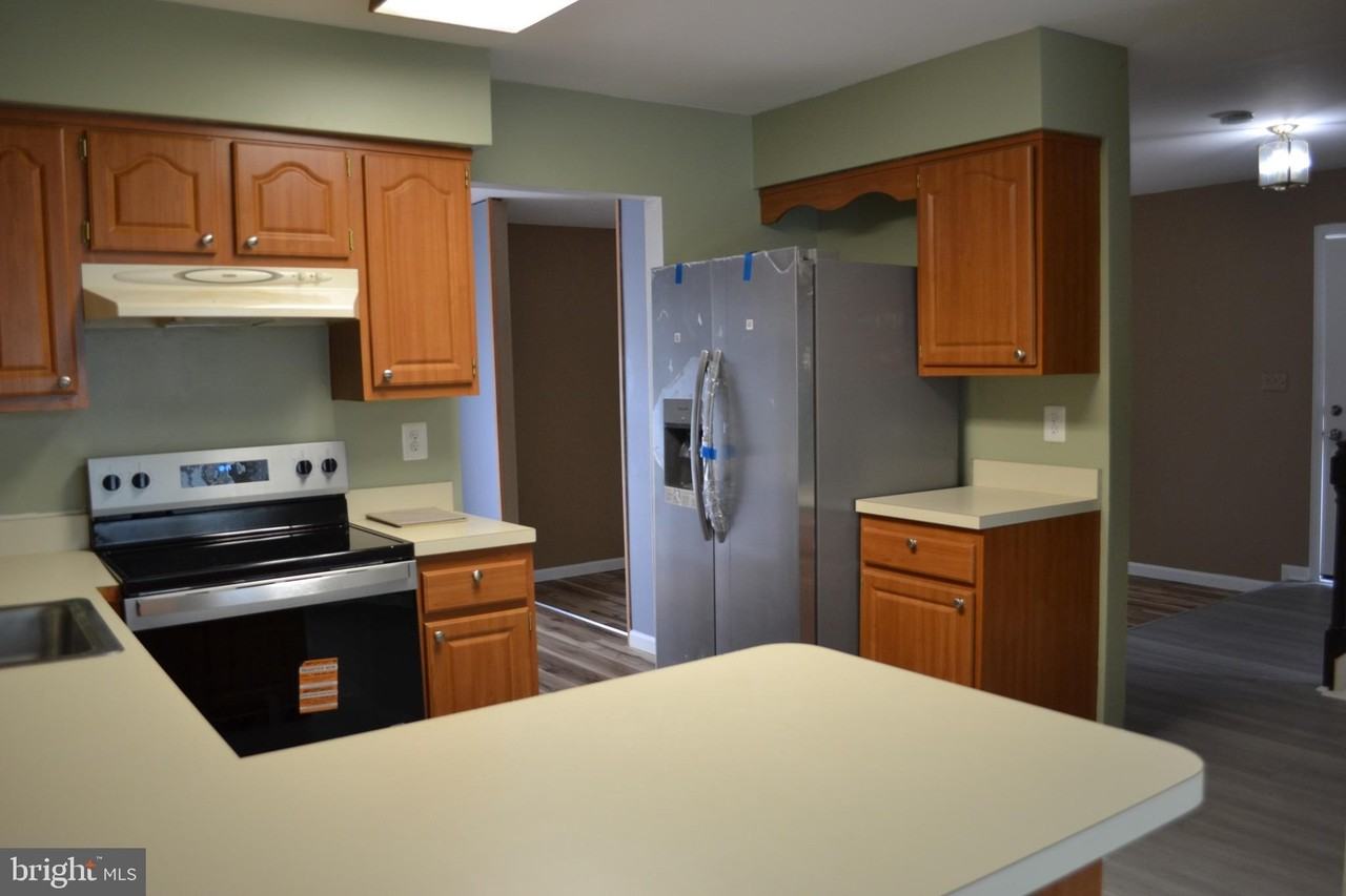 726 Farnham Place - Photo 4 of 32