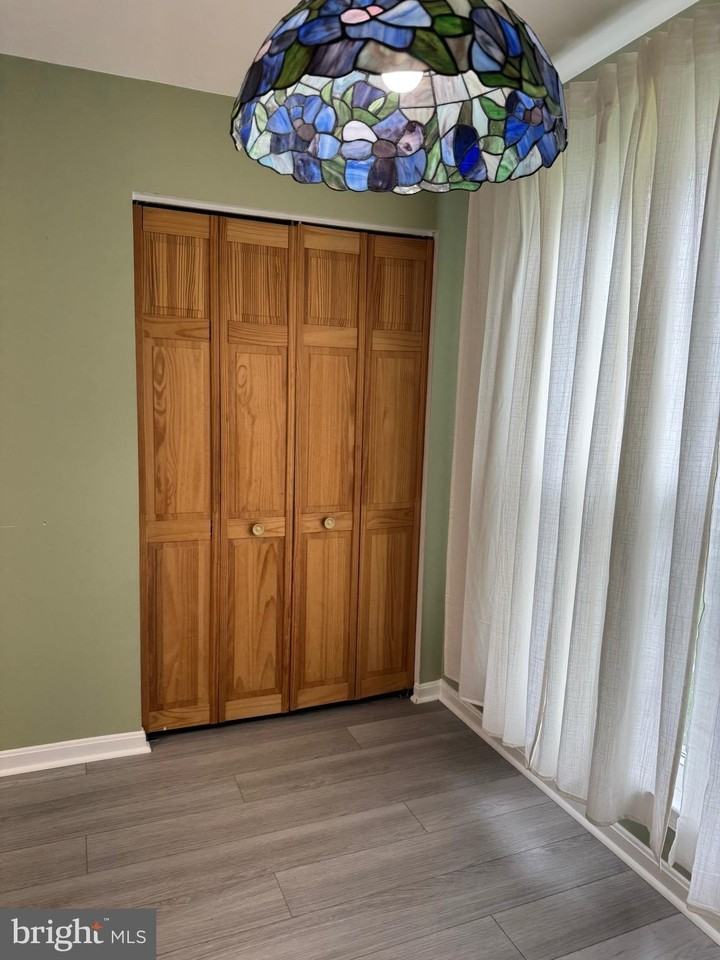 726 Farnham Place - Photo 5 of 32