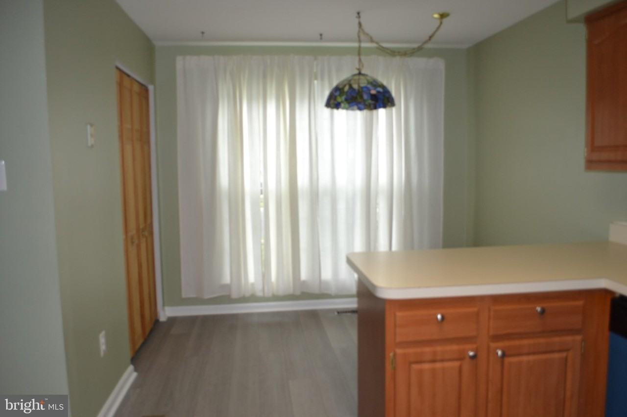 726 Farnham Place - Photo 6 of 32