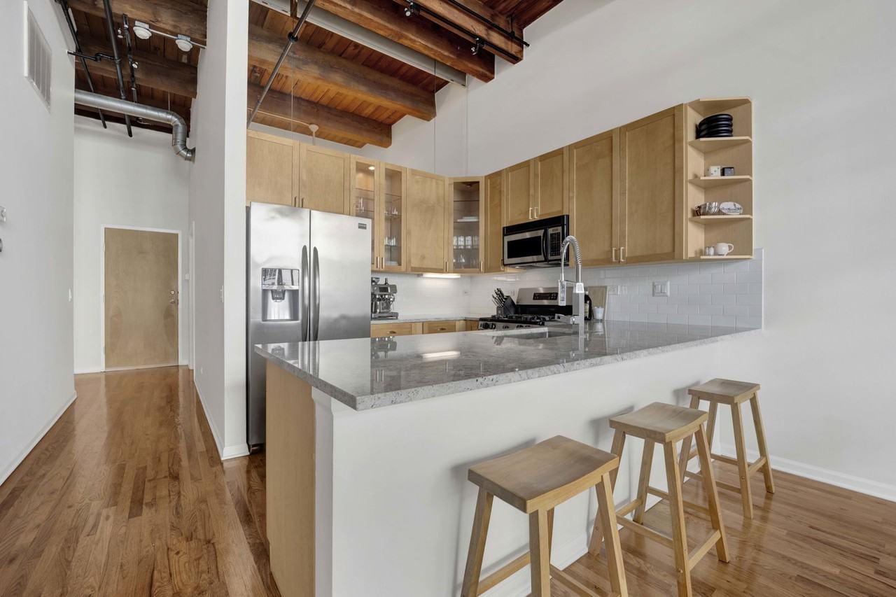 525 W Superior St #322 - Photo 2 of 8