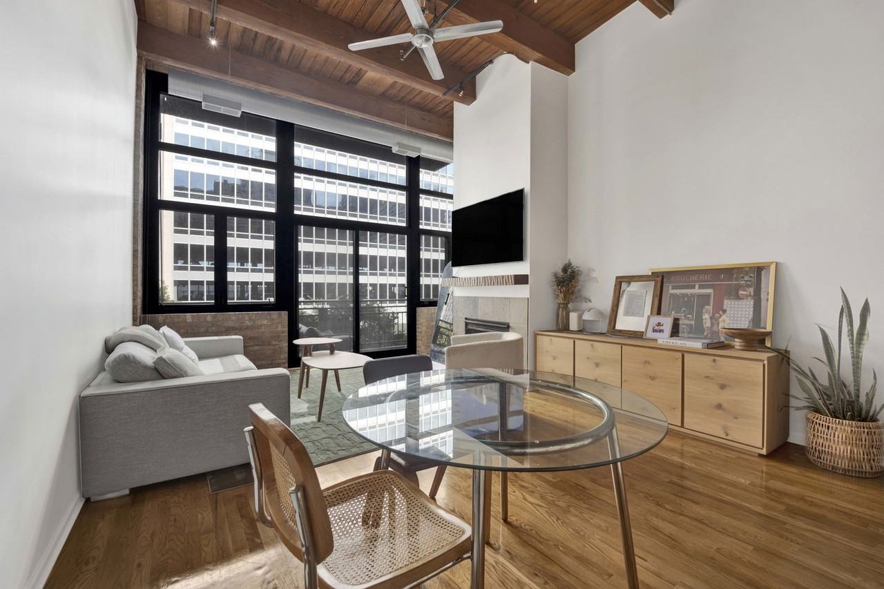 525 W Superior St #322 - Photo 6 of 8