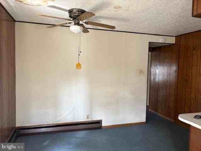 124 East Locust Street - Photo 4 of 11