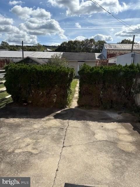 124 East Locust Street - Photo 7 of 11