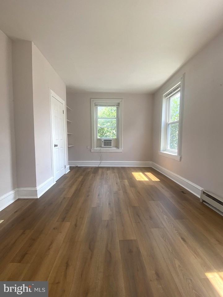 913 N 15th St Apt 3f #3F - Photo 2 of 10