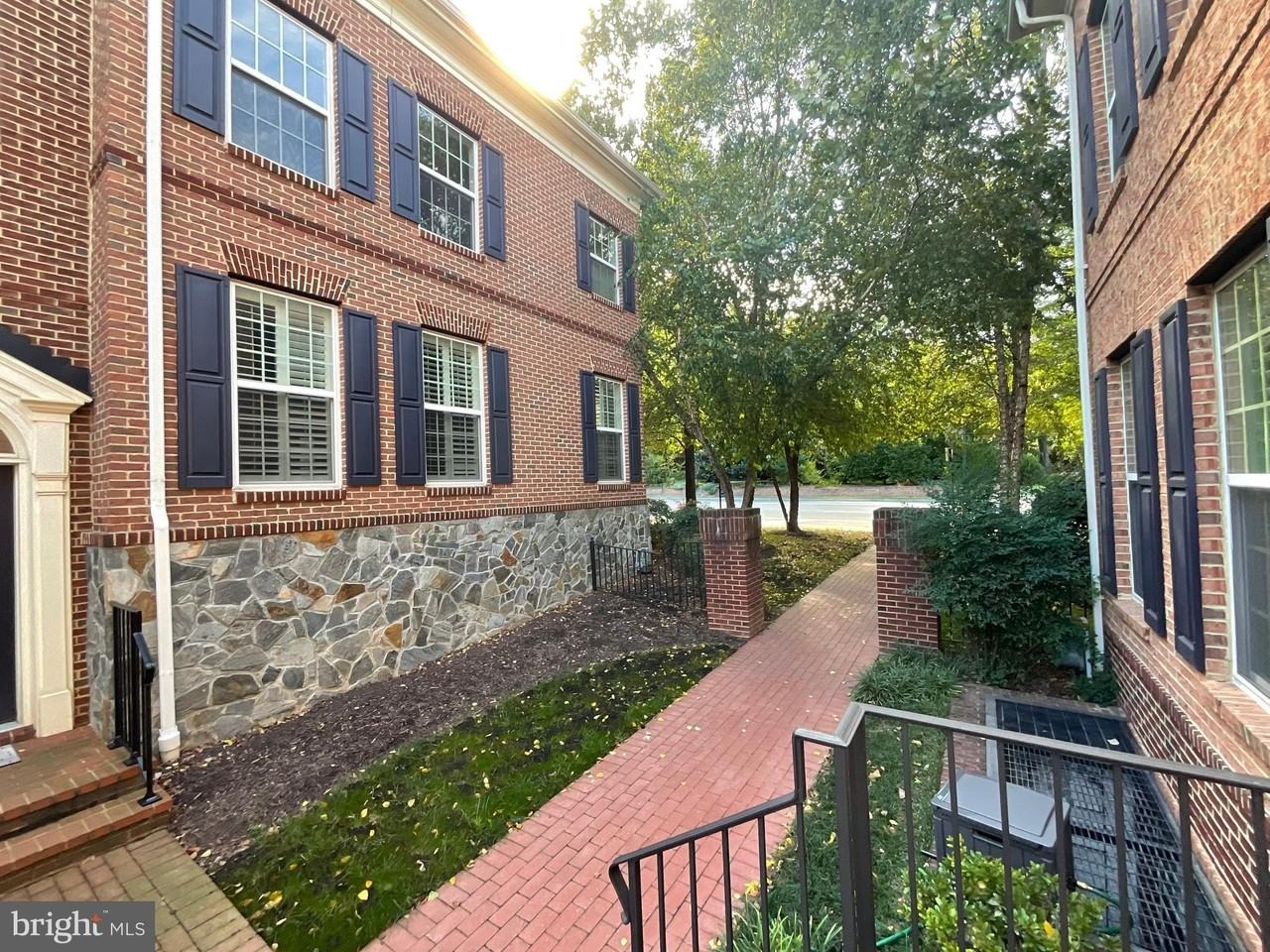 3911 Chain Bridge Rd - Photo 7 of 50