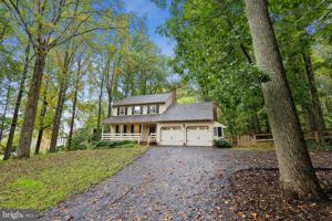 featured image of 7209 Woods Edge Ct