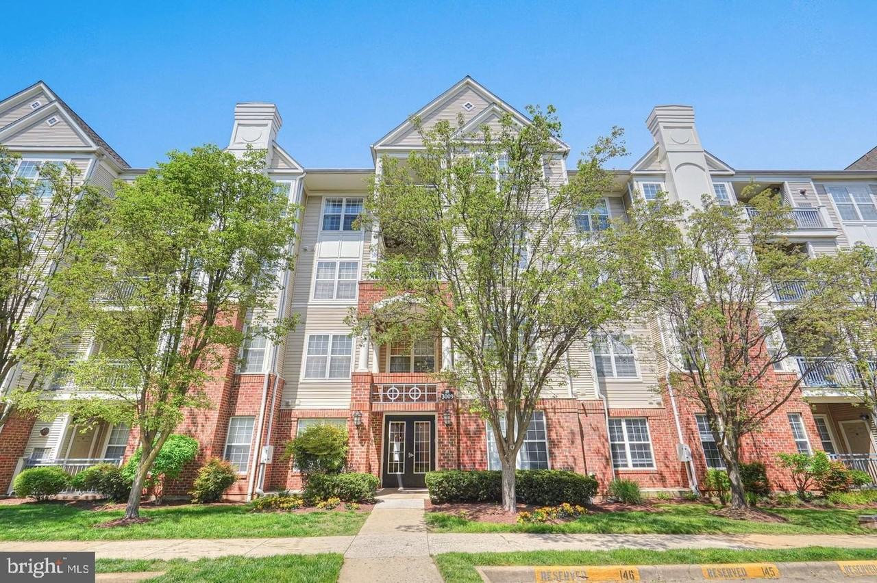 3009 Nicosh Circle #4302 - Photo 2 of 32