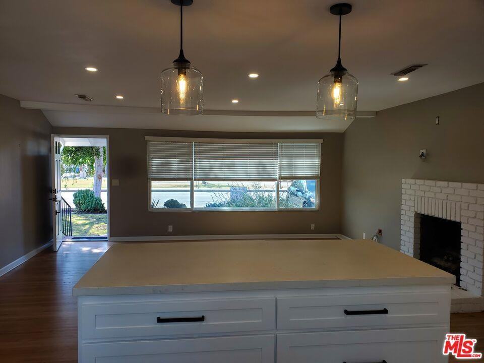 11286 Hayter Ave - Photo 3 of 8