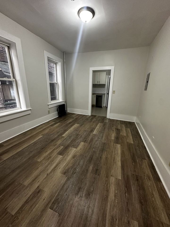 Hudson Ave #3 - Photo 2 of 5