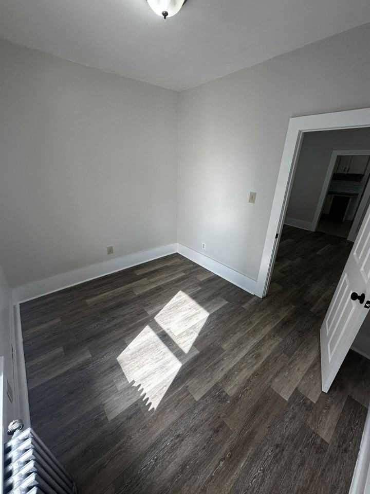 Hudson Ave #3 - Photo 3 of 5