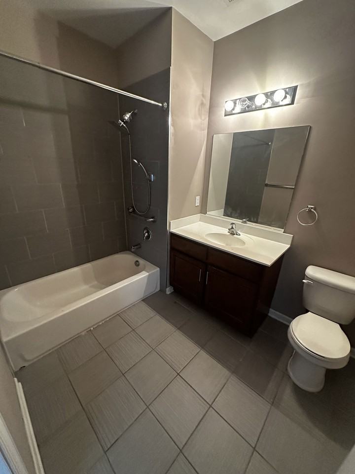 Jefferson St #304 - Photo 4 of 8