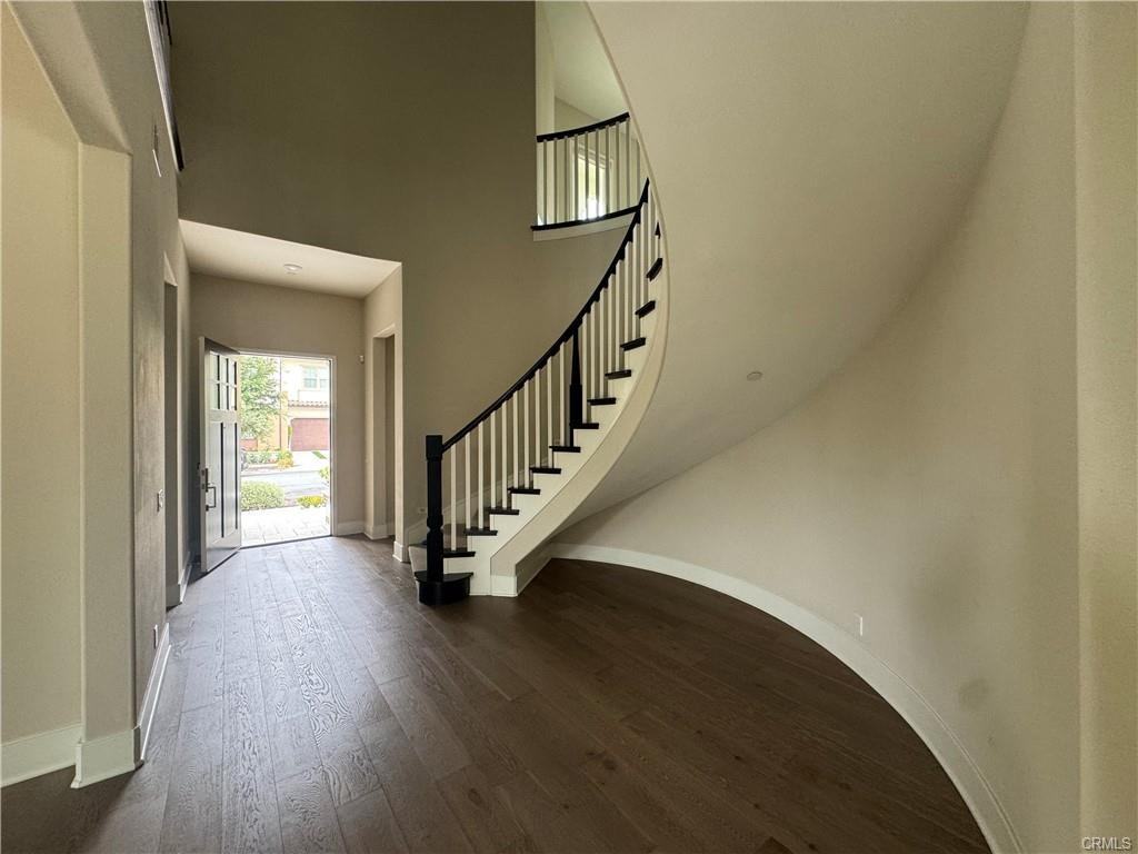 114 Crossover - Photo 6 of 8