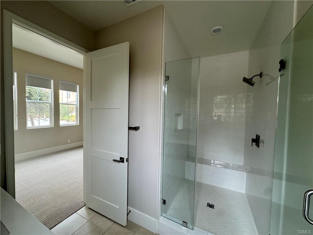 114 Crossover - Photo 7 of 8