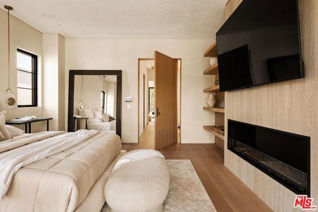 4724 Lemona Ave - Photo 2 of 8