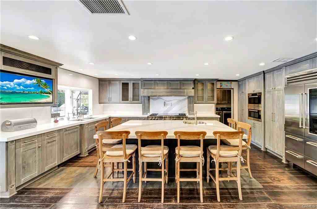 5441 Calvin Ave - Photo 6 of 8