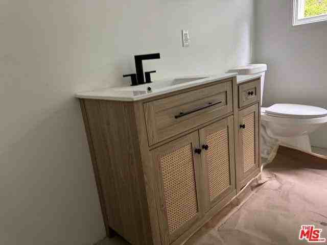 5818 Morella Ave - Photo 3 of 8