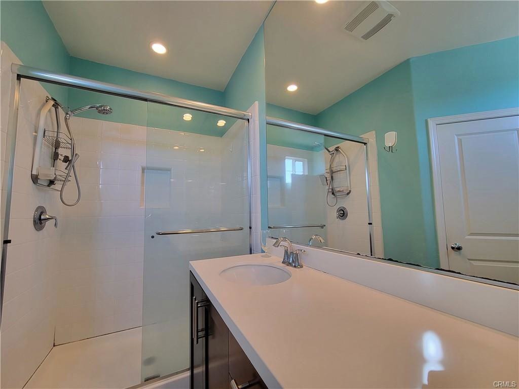 909 Santa Fe Ave #E - Photo 3 of 8