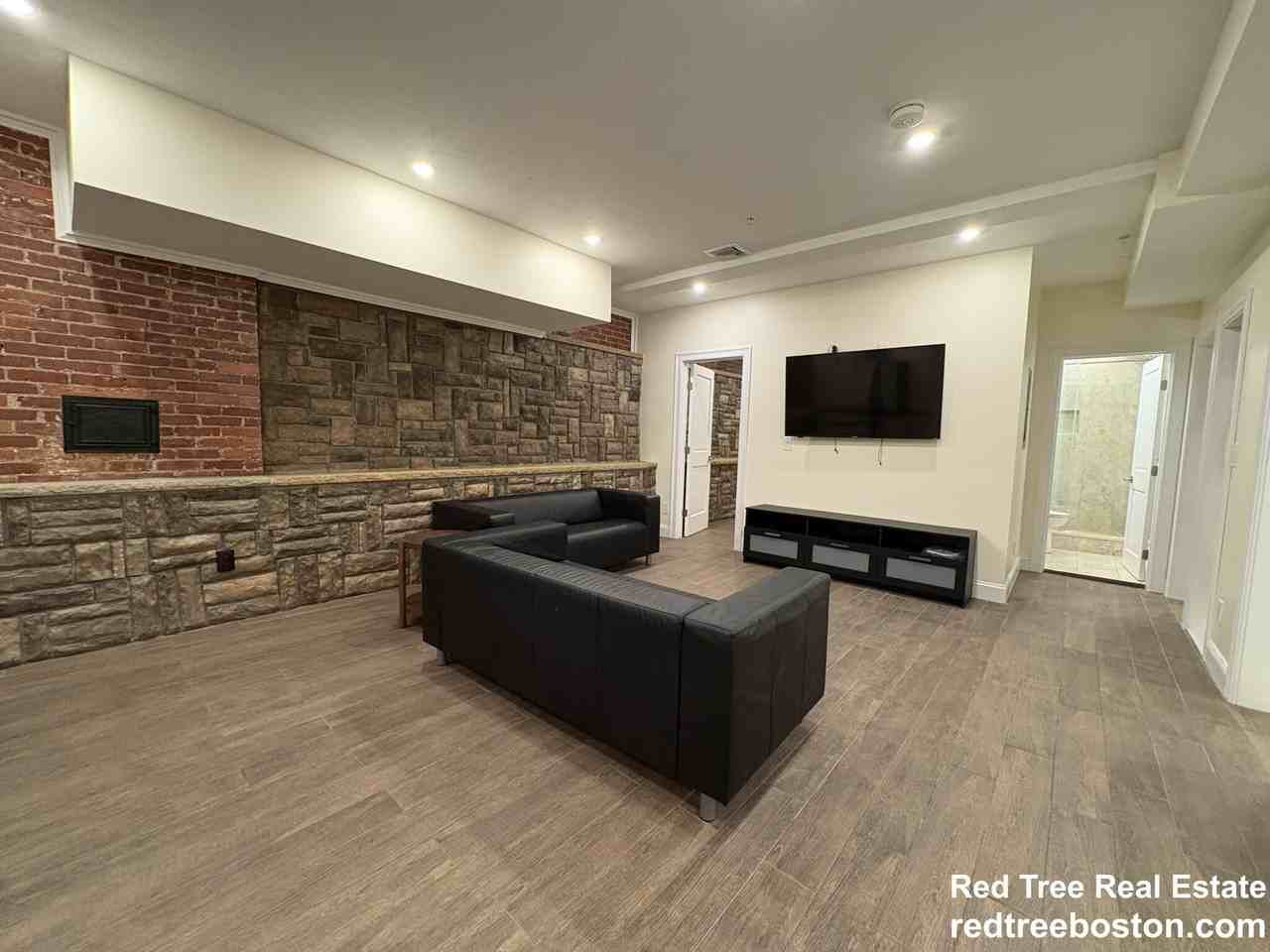 1616 Beacon St #1 - Photo 4 of 48