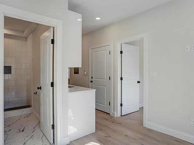 18 Bartlett Pl #2 - Photo 2 of 5