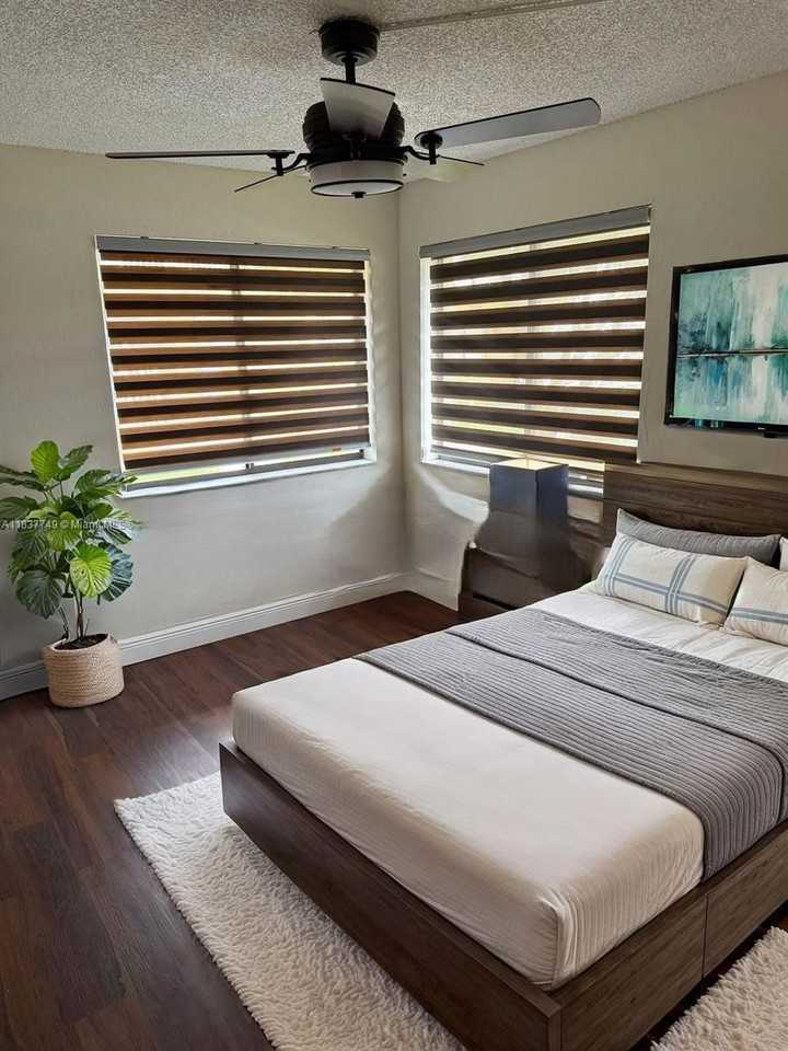 600 Nw 214th St #105 - Photo 2 of 8