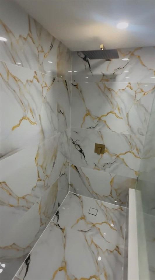 600 Nw 214th St #105 - Photo 7 of 8