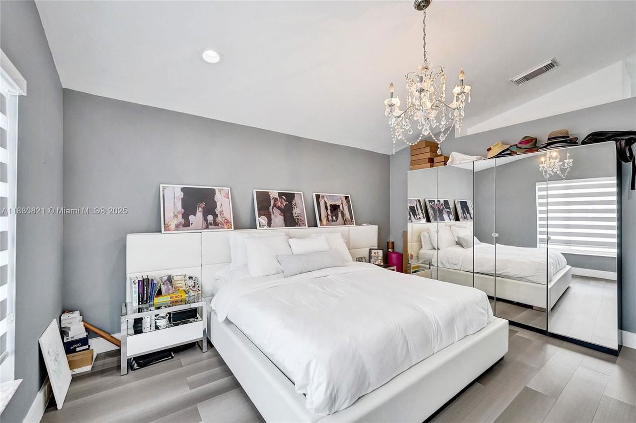 4955 Sw 33rd Ave - Photo 7 of 8