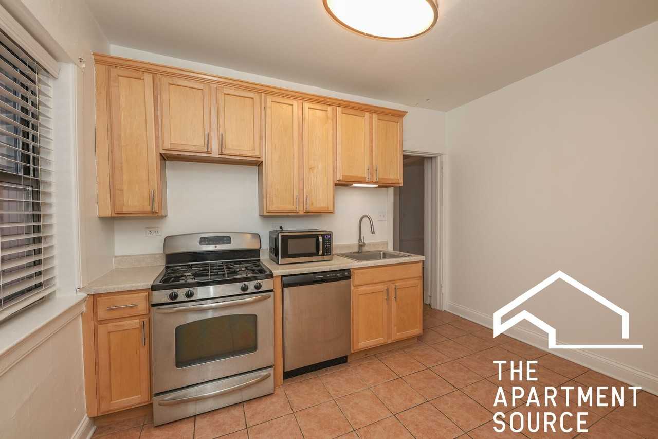 935 Michigan Avenue #1 - Photo 3 of 9