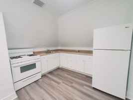 featured image of 76 Lindale St #3