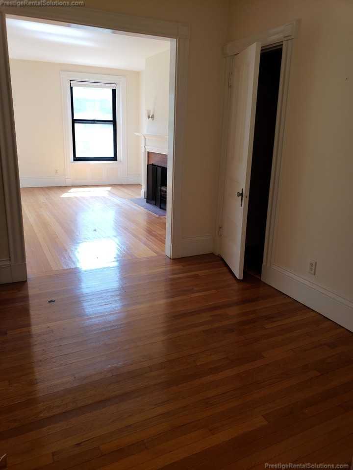 Beacon St #21 - Photo 5 of 15