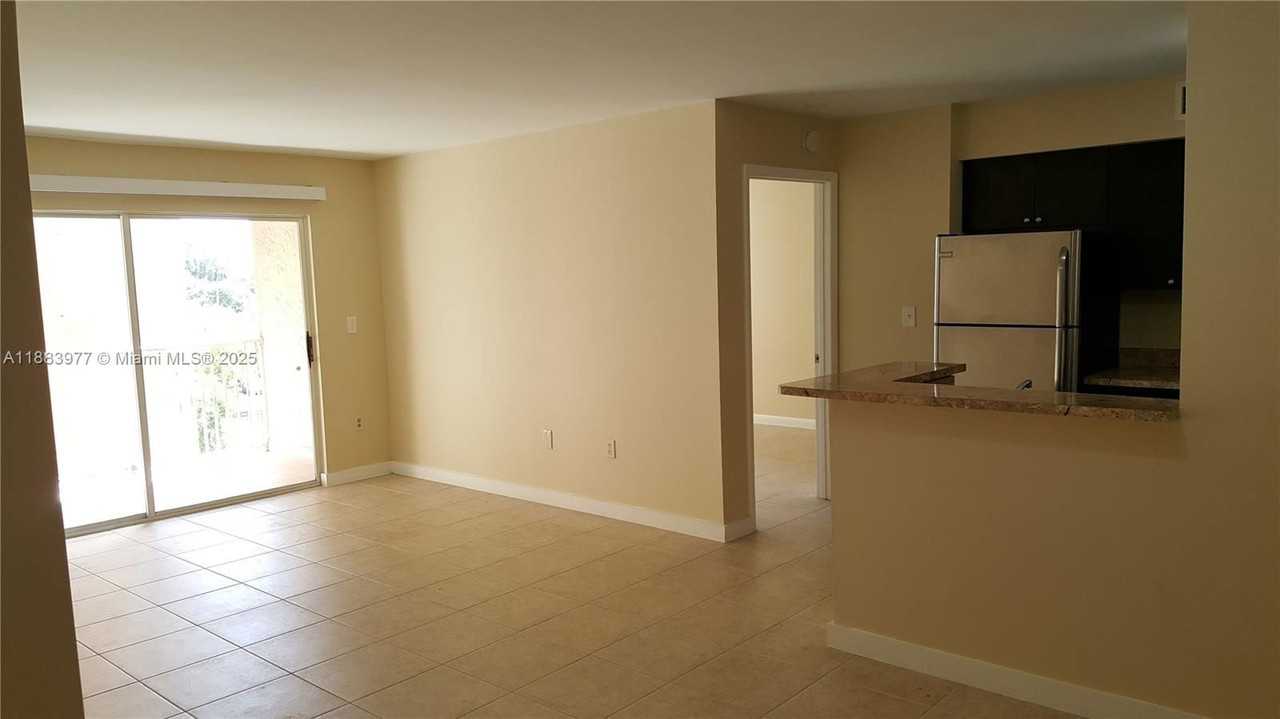 15221 Sw 80th St #405 - Photo 3 of 8