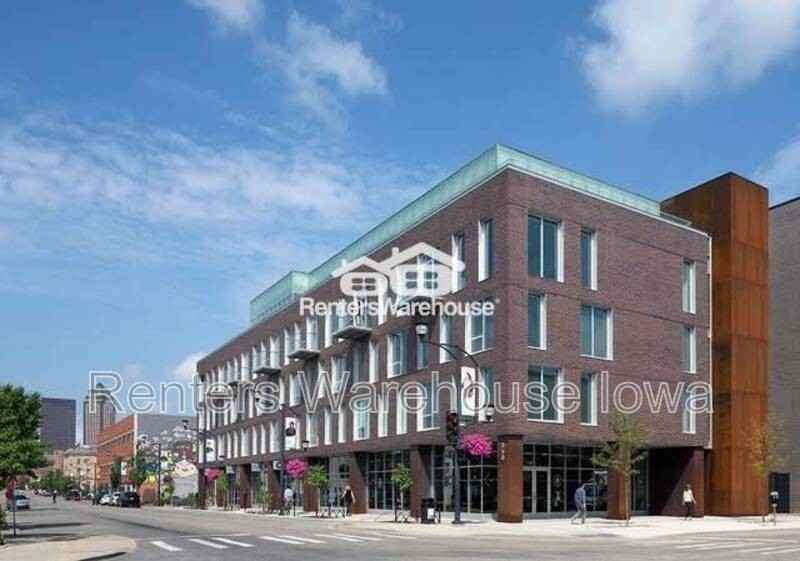 350 E Locust St #206