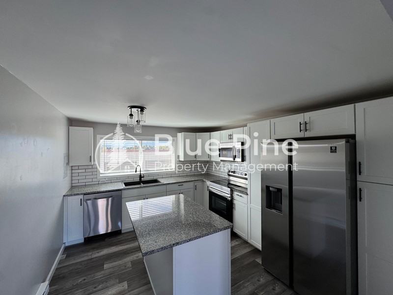 2348 Stace St #3 - Photo 3 of 11