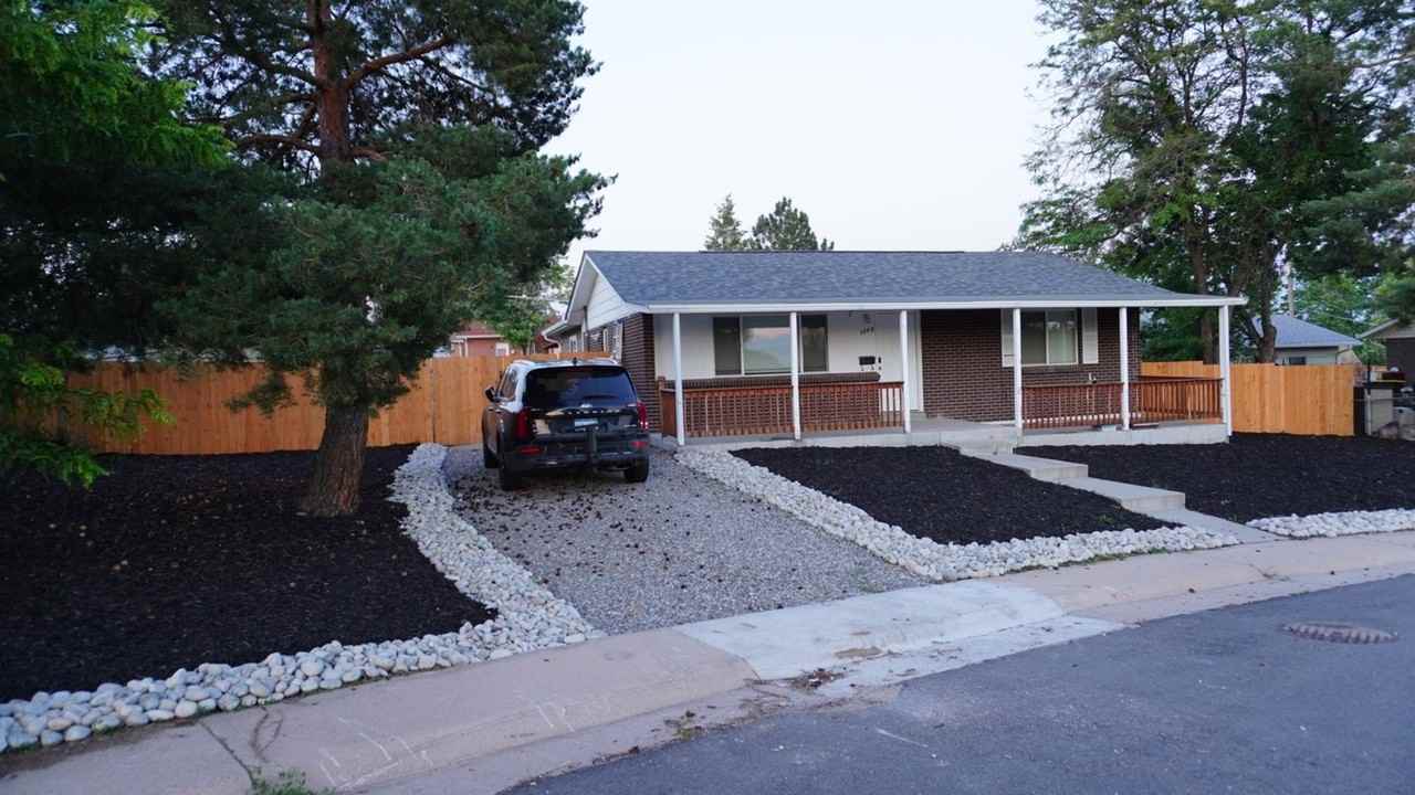 7882 Elder Cir - Photo 2 of 30