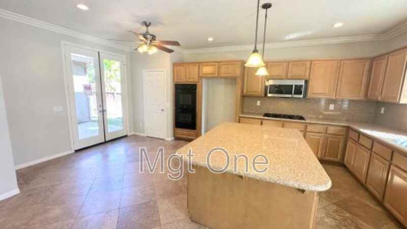 11266 Evergreen Loop - Photo 2 of 31