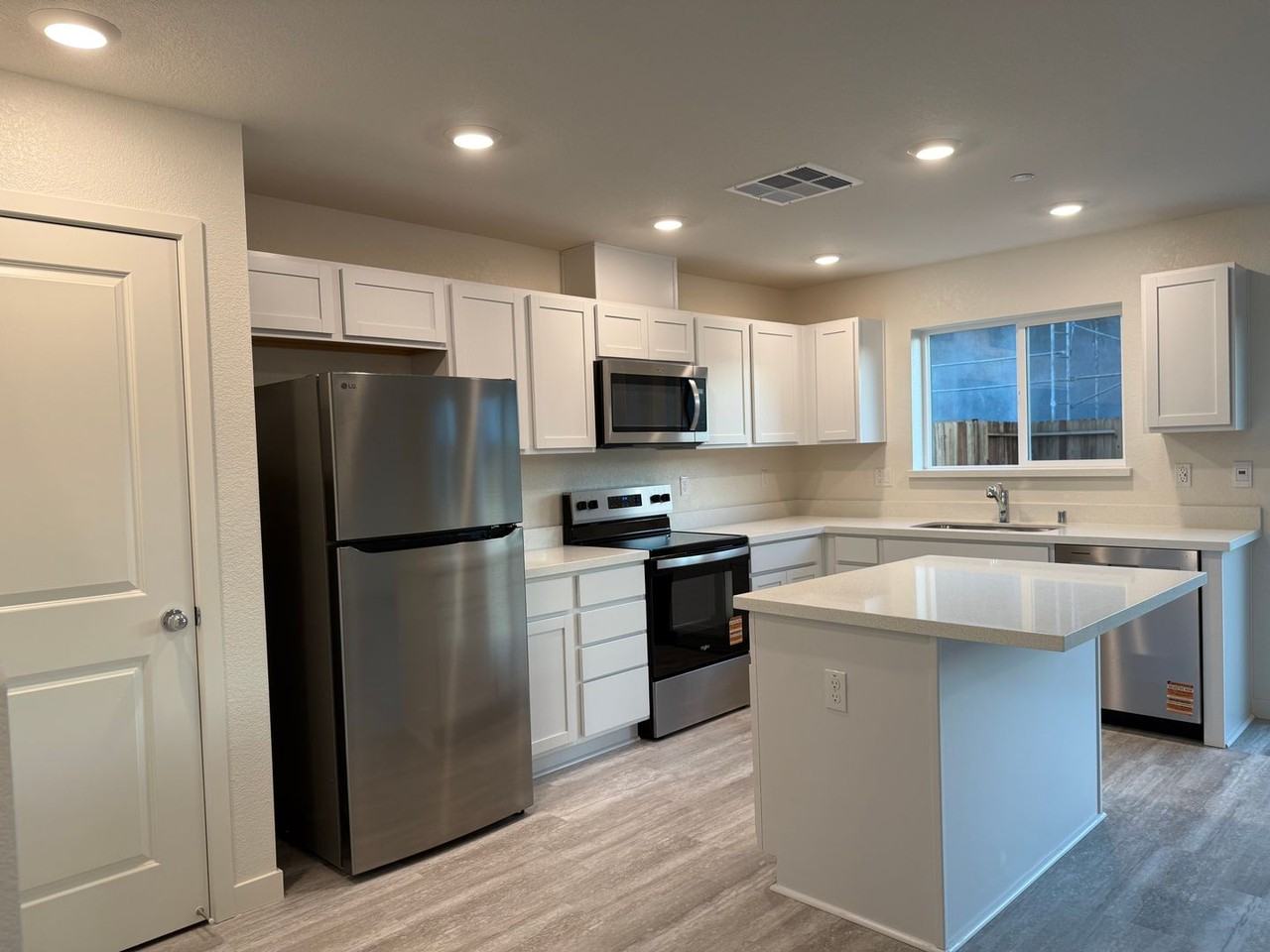 8145 Whippersnapper Way - Photo 3 of 20