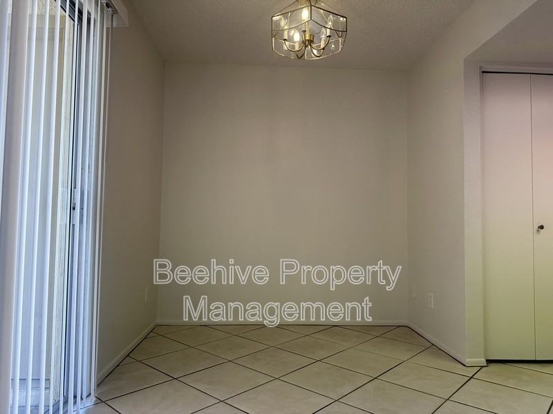 1342 W Emerald Ave #309 - Photo 5 of 12