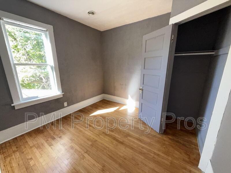 2575 N 34th St - Photo 2 of 21